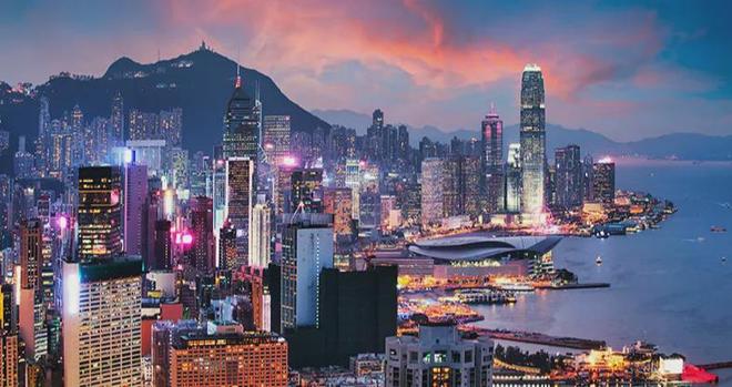 东方明珠夜韵，香港的永恒诗篇